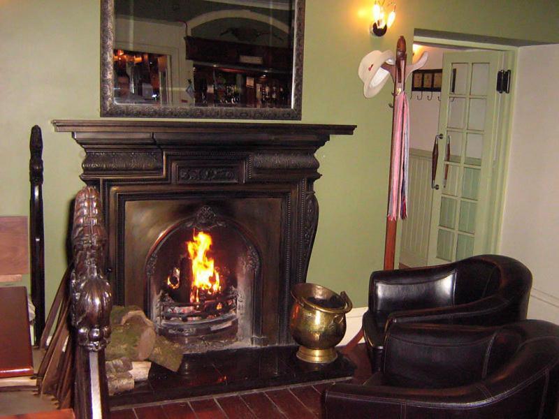 Craigdarroch Arms Hotel ดัมฟรีส์ ภายนอก รูปภาพ